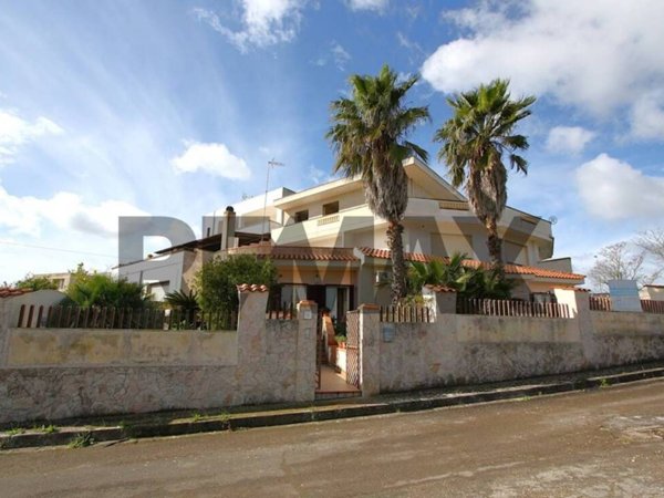 casa indipendente in vendita a Presicce-Acquarica in zona Presicce