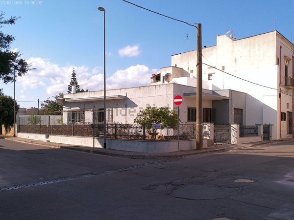 casa indipendente in vendita a Presicce-Acquarica in zona Presicce