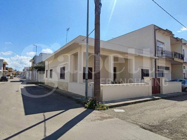 casa indipendente in vendita a Presicce-Acquarica in zona Presicce