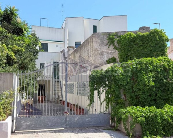 casa indipendente in vendita a Presicce-Acquarica in zona Presicce