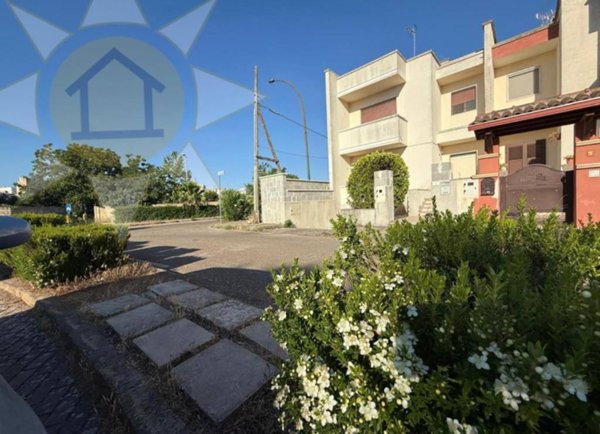 casa indipendente in vendita a Presicce-Acquarica in zona Acquarica del Capo
