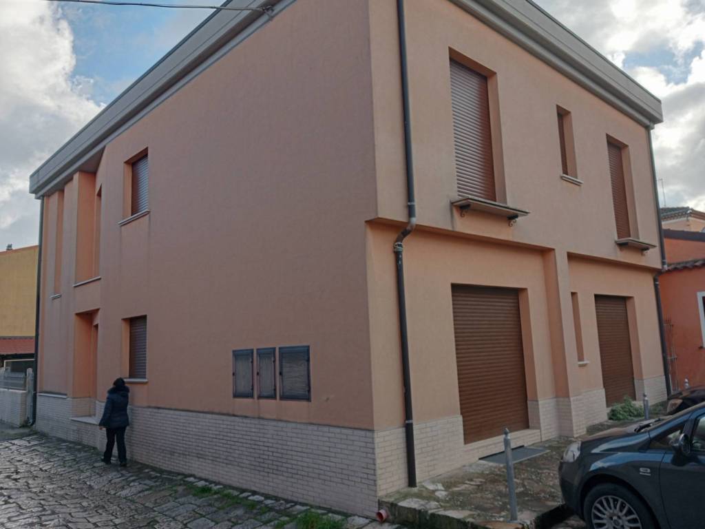 casa indipendente in vendita ad Atella