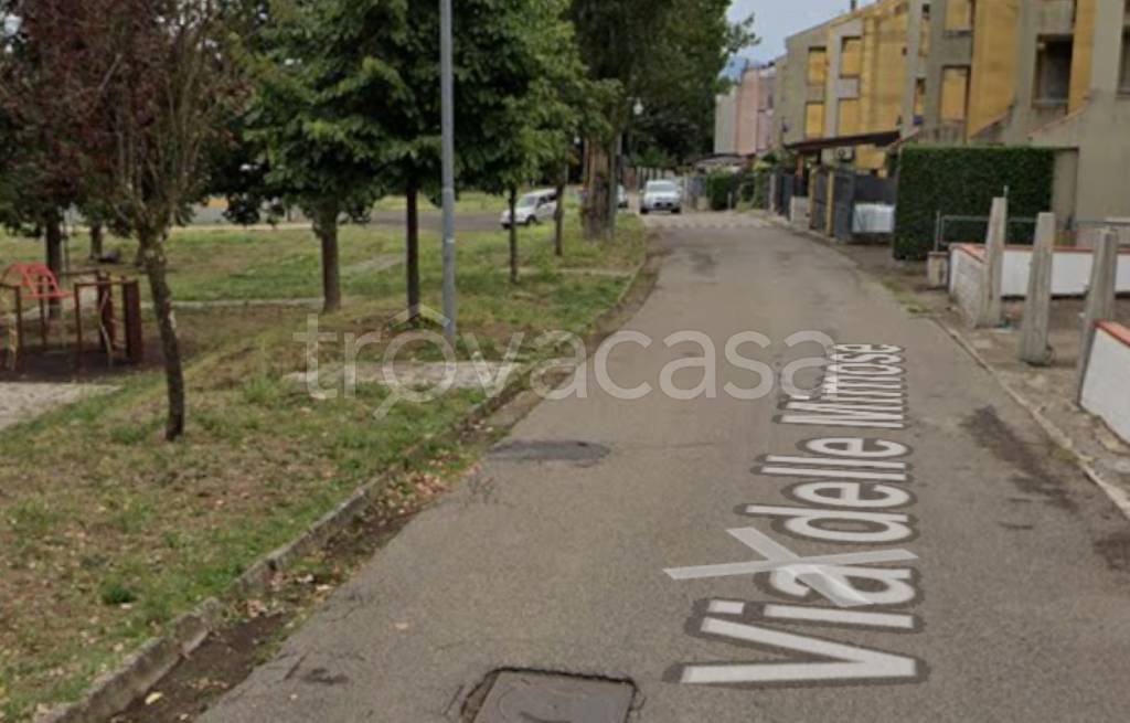 negozio in vendita ad Atella