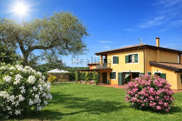 casa indipendente in vendita ad Atella