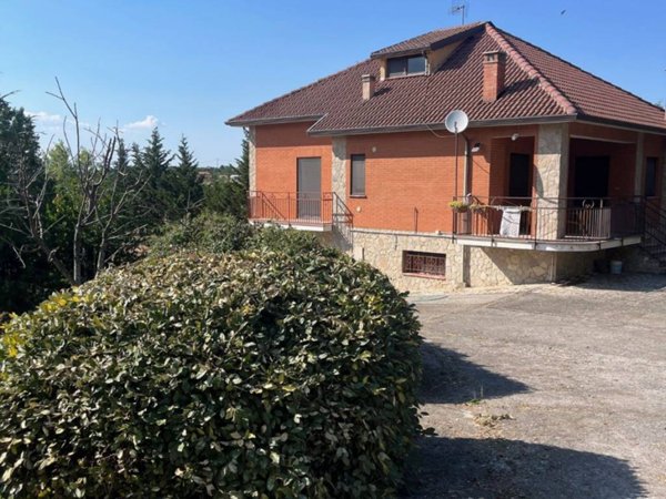 casa indipendente in vendita ad Avigliano