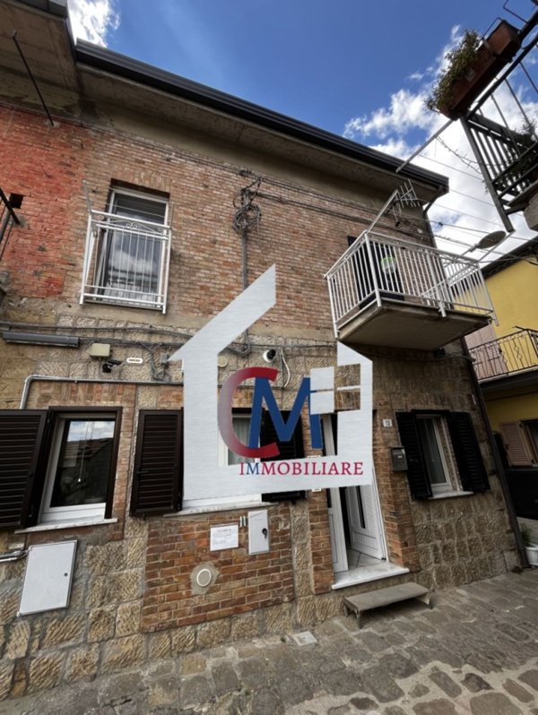 casa indipendente in vendita ad Avigliano in zona Castel Lagopesole