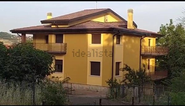 casa indipendente in vendita ad Avigliano