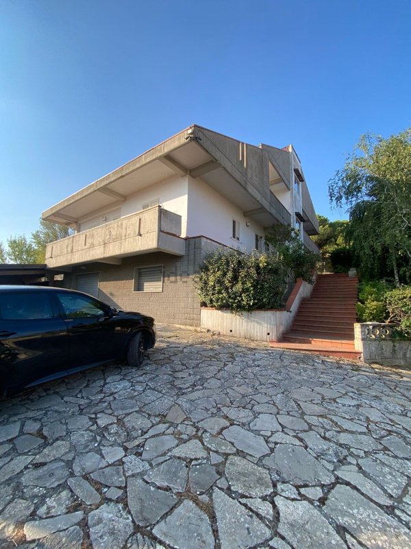 casa indipendente in vendita a Barile