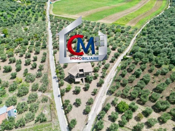 casa indipendente in vendita a Barile
