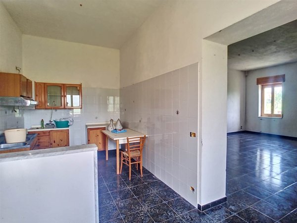 appartamento in vendita a Bella in zona Bella-Muro