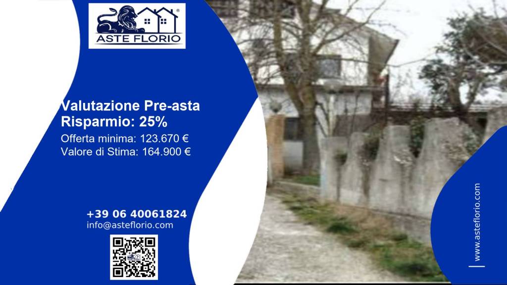 negozio in vendita a Bella in zona Sant'Antonio Casalini