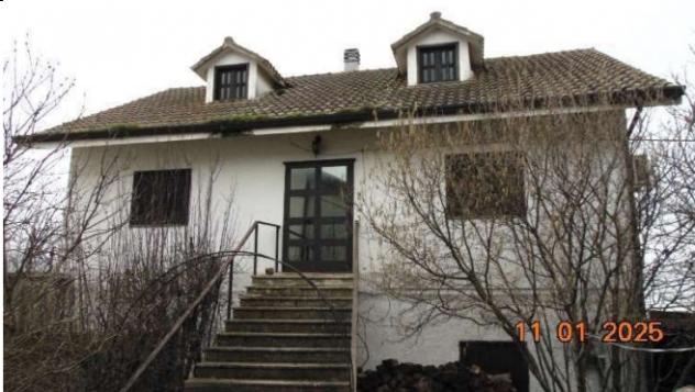 casa indipendente in vendita a Bella in zona Sant'Antonio Casalini