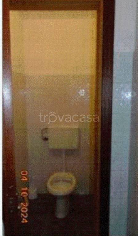 negozio in vendita a Bella in zona Sant'Antonio Casalini