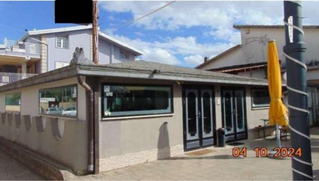 negozio in vendita a Bella in zona Sant'Antonio Casalini