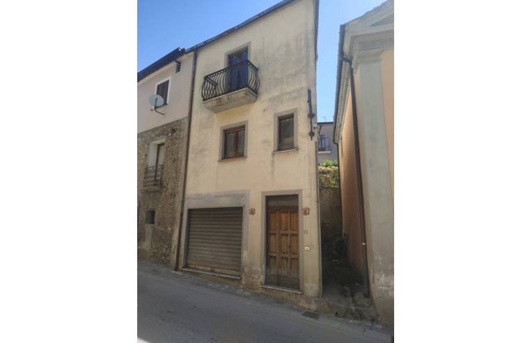 casa indipendente in vendita a Brienza