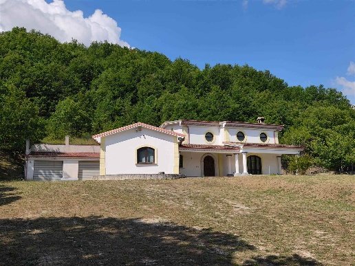 casa indipendente in vendita a Brienza