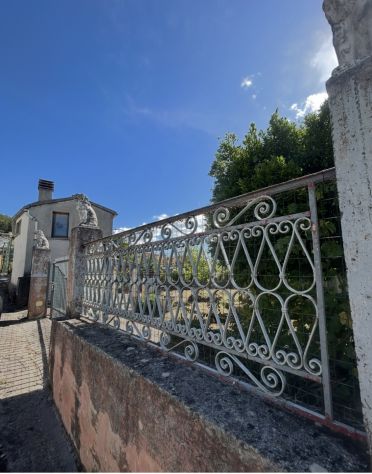 casa indipendente in vendita a Castelluccio Inferiore