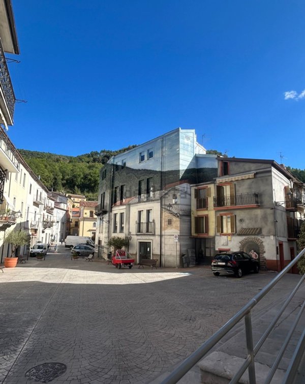 esavano in vendita a Castelluccio Inferiore