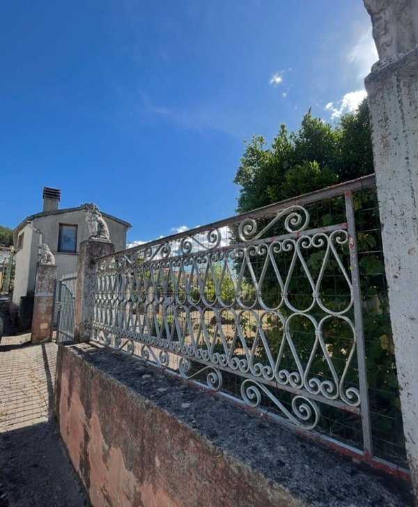 appartamento in vendita a Castelluccio Inferiore