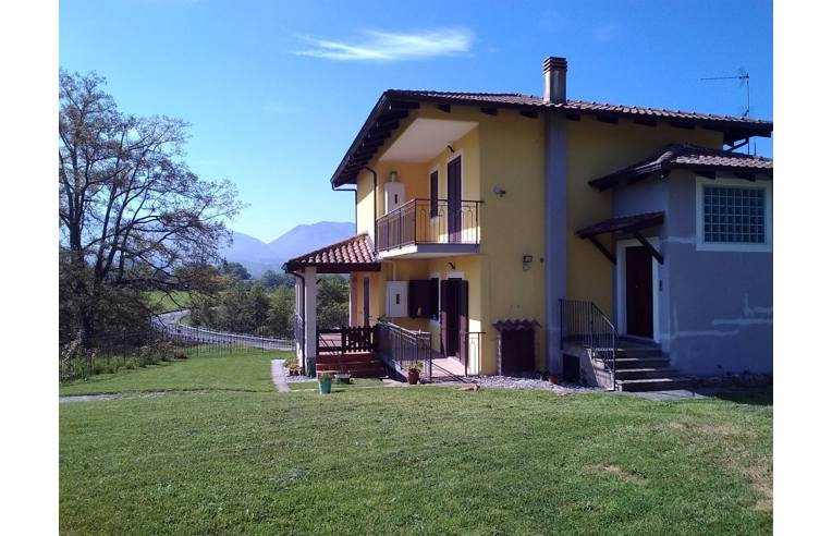casa indipendente in vendita a Castelluccio Inferiore