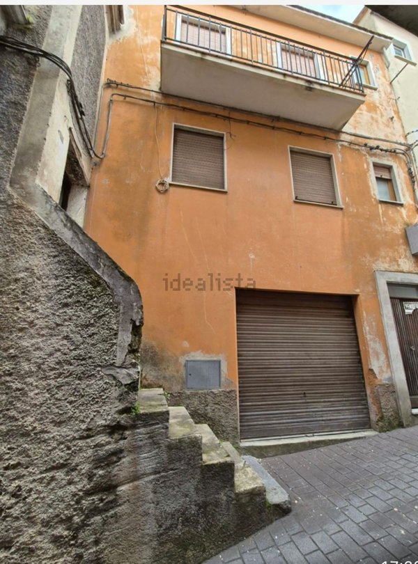 quadrivano in vendita a Castelluccio Inferiore