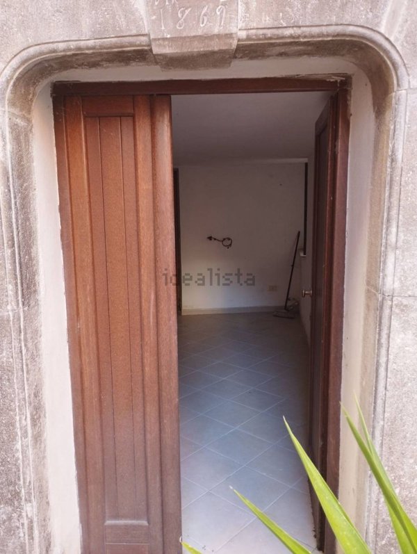 casa indipendente in vendita a Castelluccio Inferiore