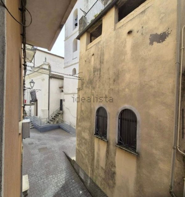 pentavano in vendita a Castelluccio Inferiore