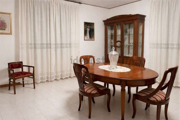 casa indipendente in vendita a Castelluccio Inferiore