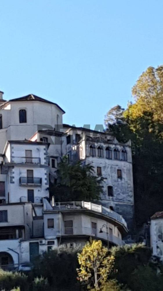 casa indipendente in vendita a Castelluccio Inferiore
