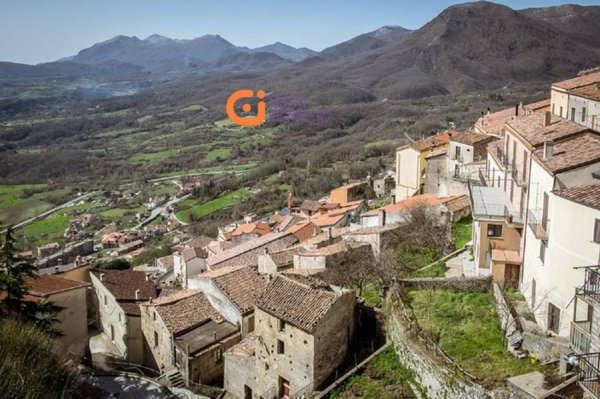casa indipendente in vendita a Castelluccio Superiore