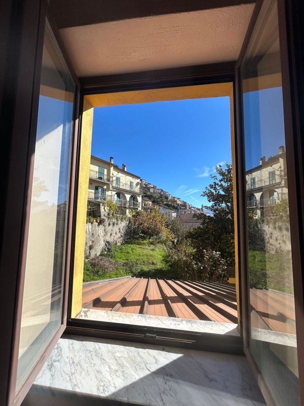 casa indipendente in vendita a Castelluccio Superiore