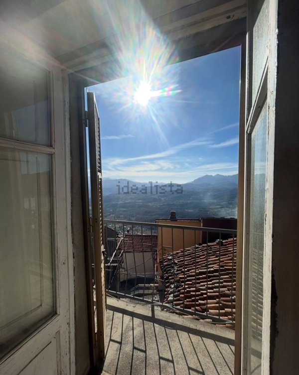 casa indipendente in vendita a Castelluccio Superiore