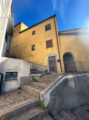 quadrivano in vendita a Castelluccio Superiore