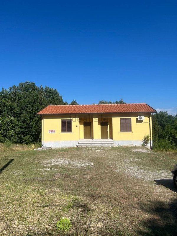 casa indipendente in vendita a Castelluccio Superiore