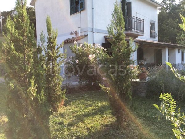 casa indipendente in vendita a Corleto Perticara