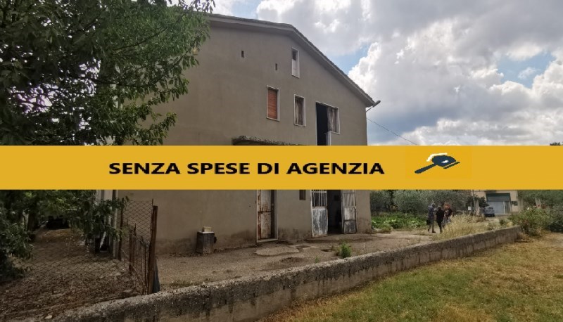 negozio in vendita a Filiano in zona Scalera