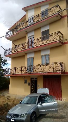 casa indipendente in vendita a Filiano in zona Scalera