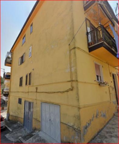 casa indipendente in vendita a Genzano di Lucania