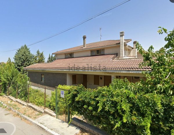 casa indipendente in vendita a Genzano di Lucania