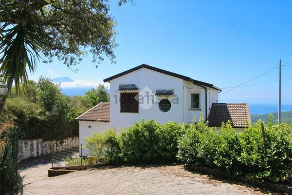 casa semindipendente in vendita a Grumento Nova