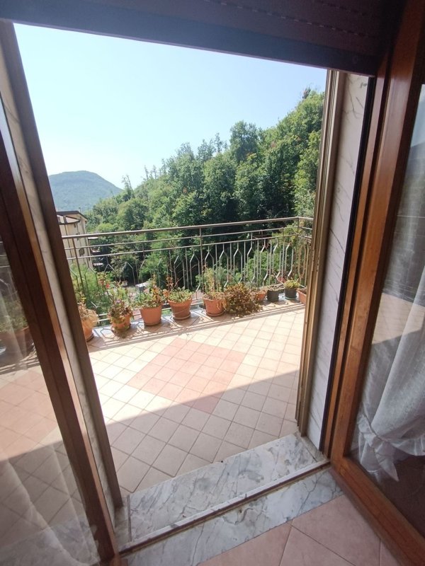 appartamento in vendita a Lagonegro in zona Strette