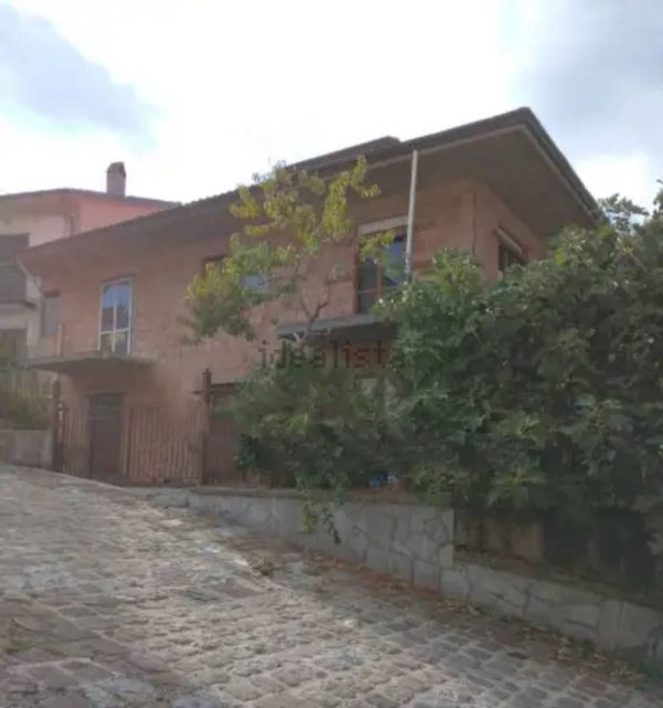 casa indipendente in vendita a Latronico