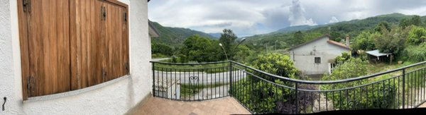 casa indipendente in vendita a Latronico in zona Agromonte/Magnano