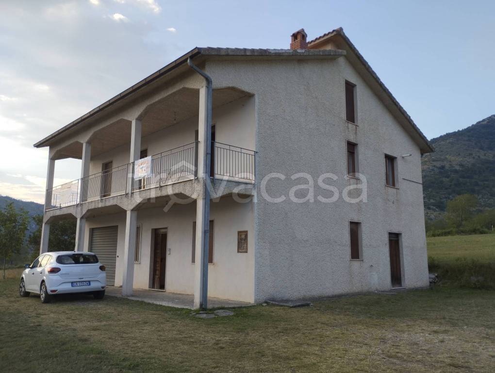 casa indipendente in vendita a Lauria