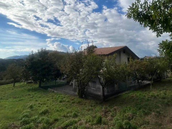 casa indipendente in vendita a Lauria