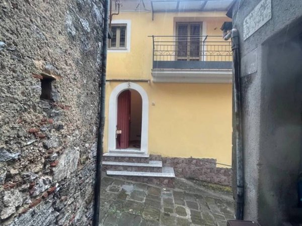 casa indipendente in vendita a Lauria