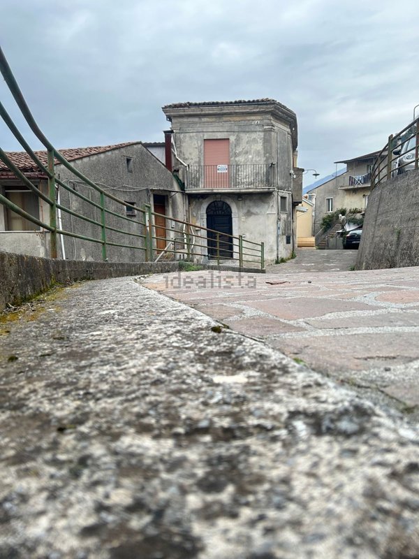 pentavano in vendita a Lauria