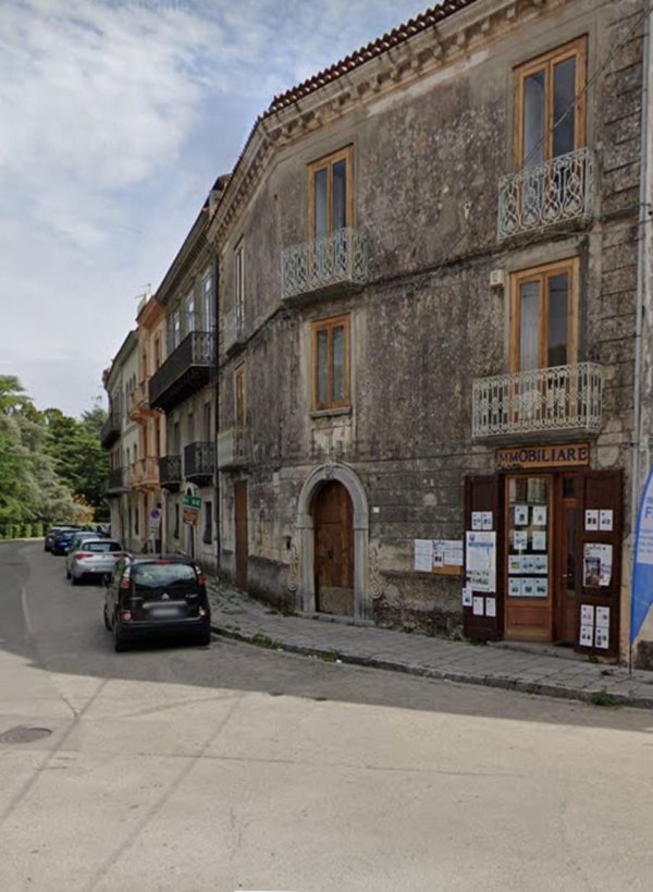 pentavano in vendita a Lauria
