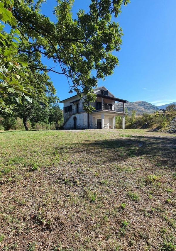casa indipendente in vendita a Lauria