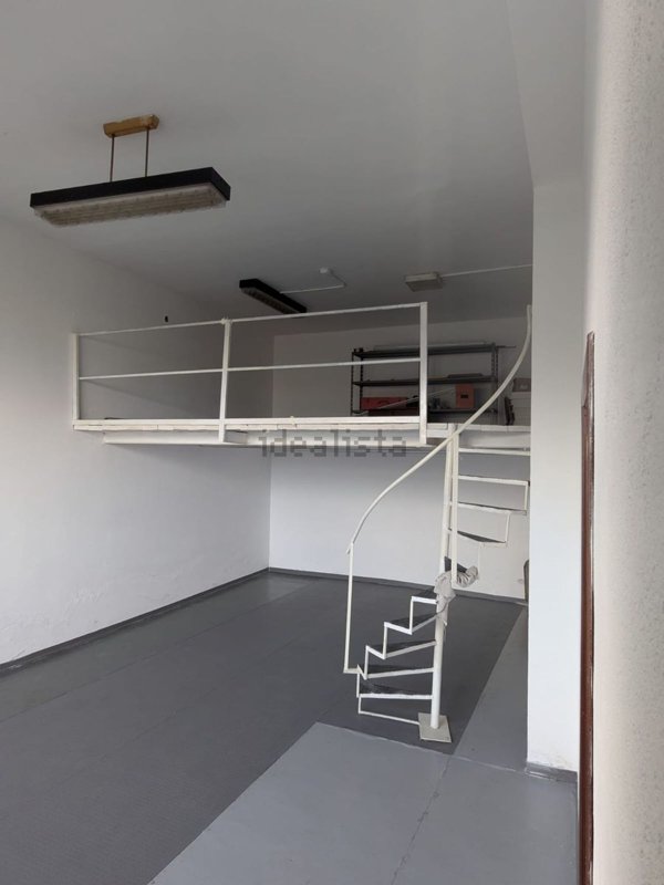 locale commerciale in vendita a Lauria